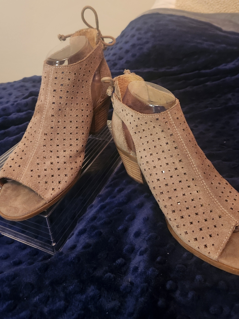 Lucky Brand Taupe Suede Laser-Cut Peep-Toe Ankle Booties SIZE 8